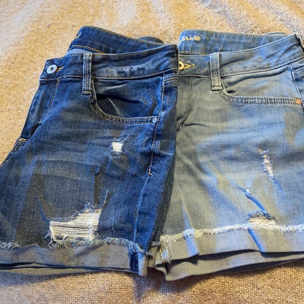 Pair of Arizona distressed denim jeans size 9